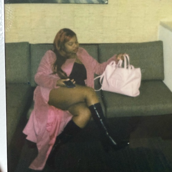 Meet your posher, Brianna. - Picture 8 of 10